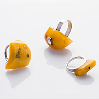 3 Rings – Silver, Amber